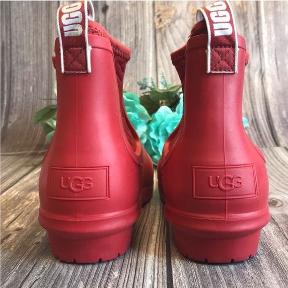 Uggs Droplet Chevonne Ribbon Red Women's Ankle Rain Boots.
Size 6 - Picture 5 of 9
